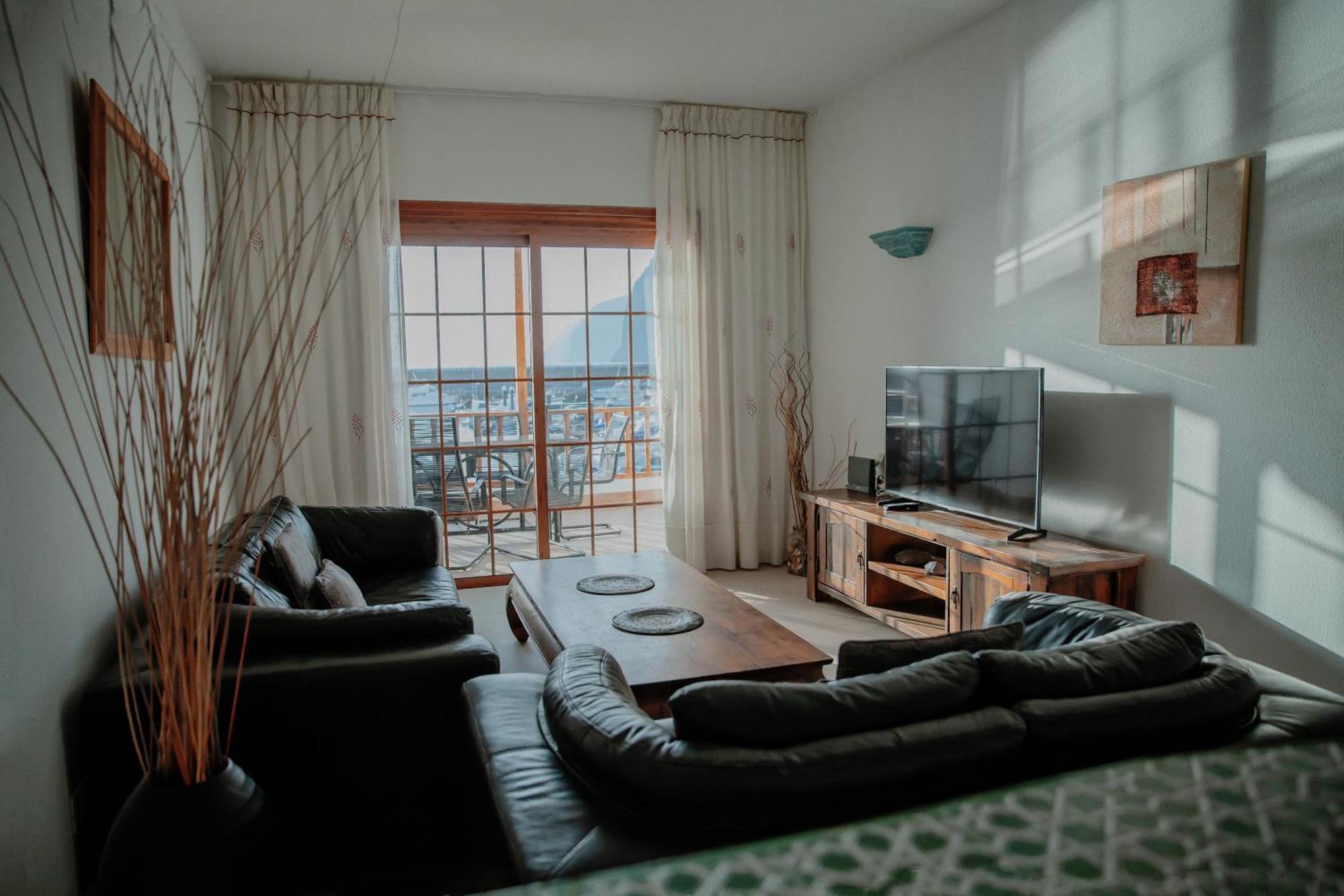 Appartement Newly Refurbished First Line Ricien Reformado La Primera Linea Del Maar Acantilado de los Gigantes